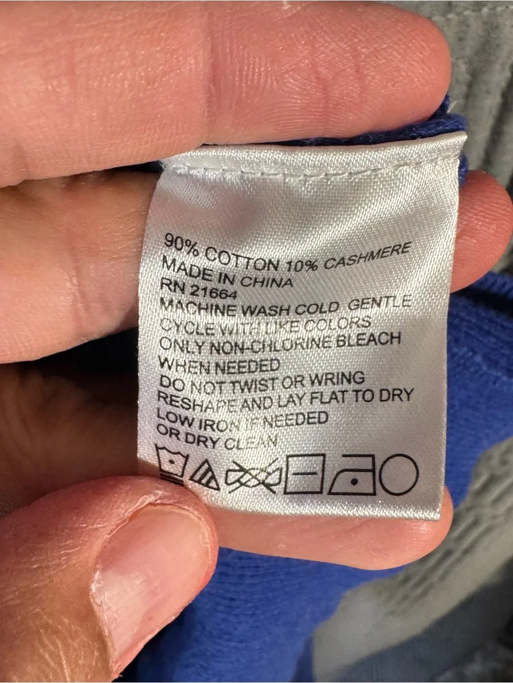 Foxcroft Mens XL Blue V Neck Sweater Cotton Cashmere Blend Lightweight Soft